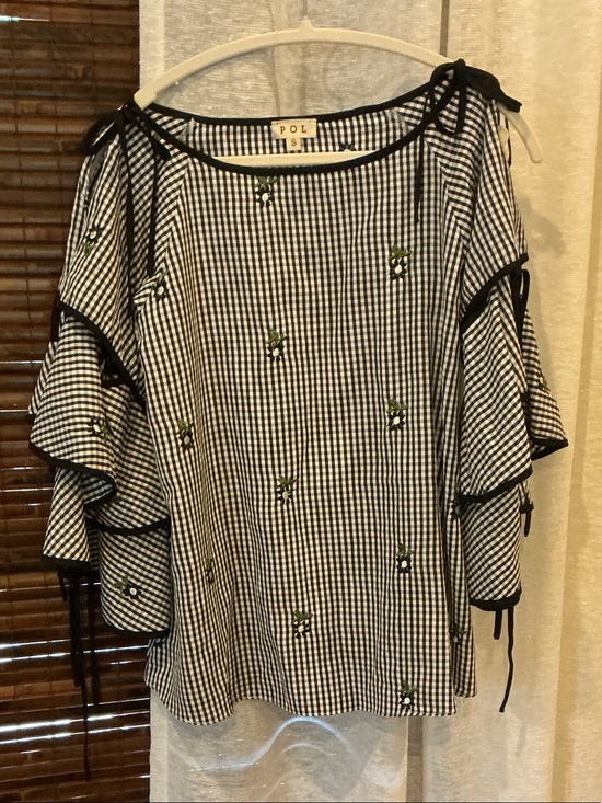 POL Tops - POL Black & White Gingham Ruffle Sleeve Blouse with Green Embroidery